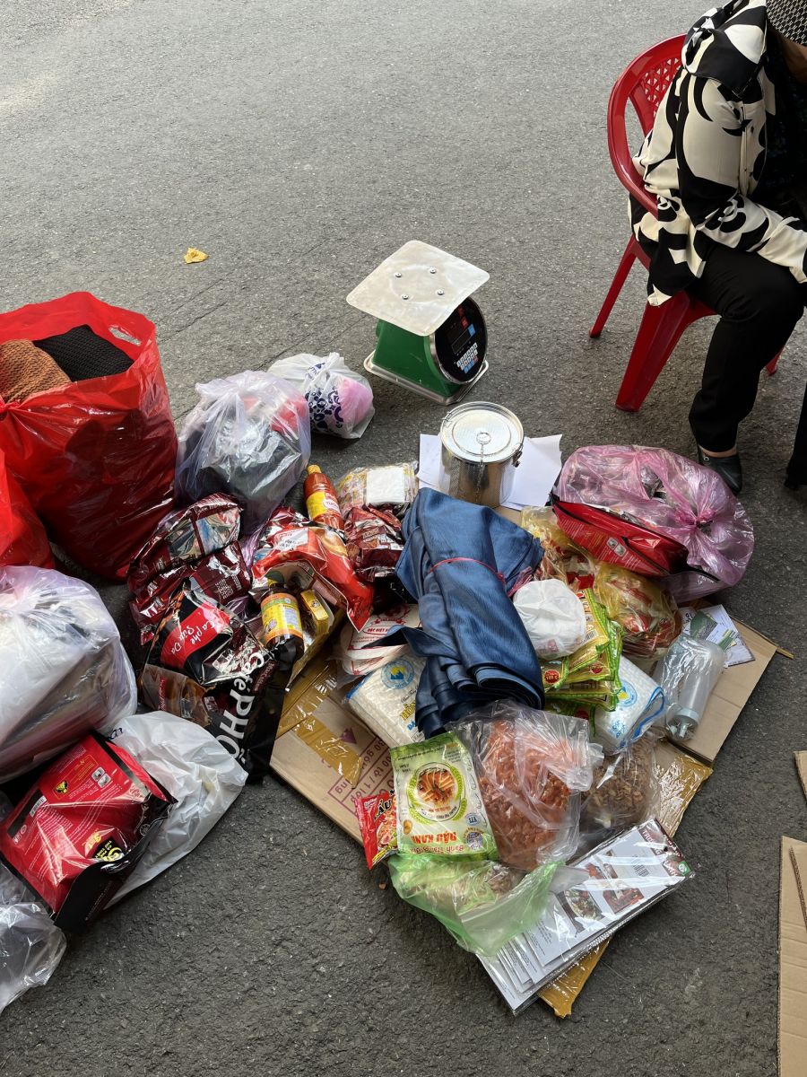 Bánh Kẹo Phổ Biến Để Gửi Sang Úc