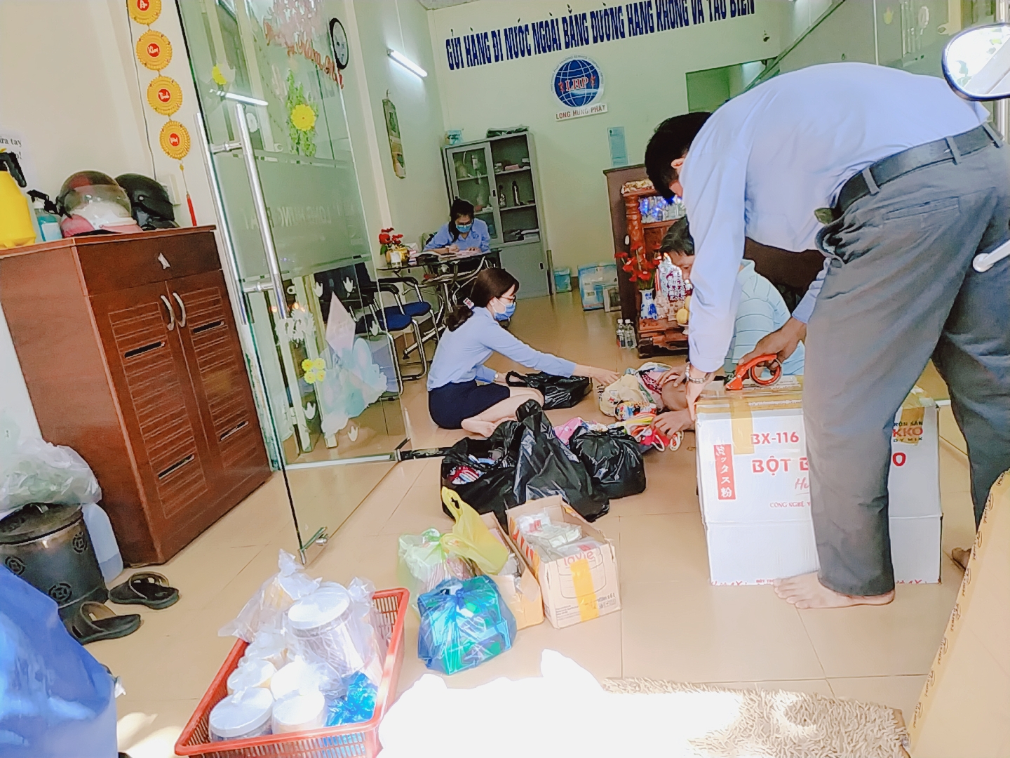 gửi trái cây đi Mỹ tại công ty Long Hưng Phát