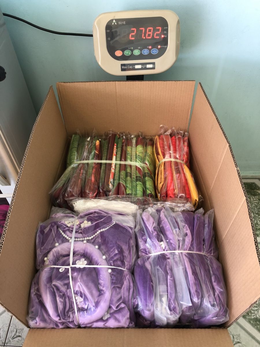 chọn Long Hưng Phát để gửi quần áo đi Canada