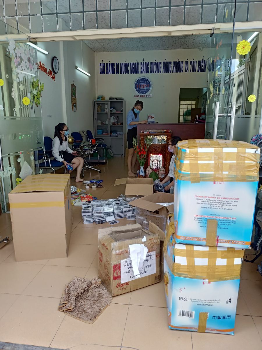 vận chuyển áo dài Tết đi Úc