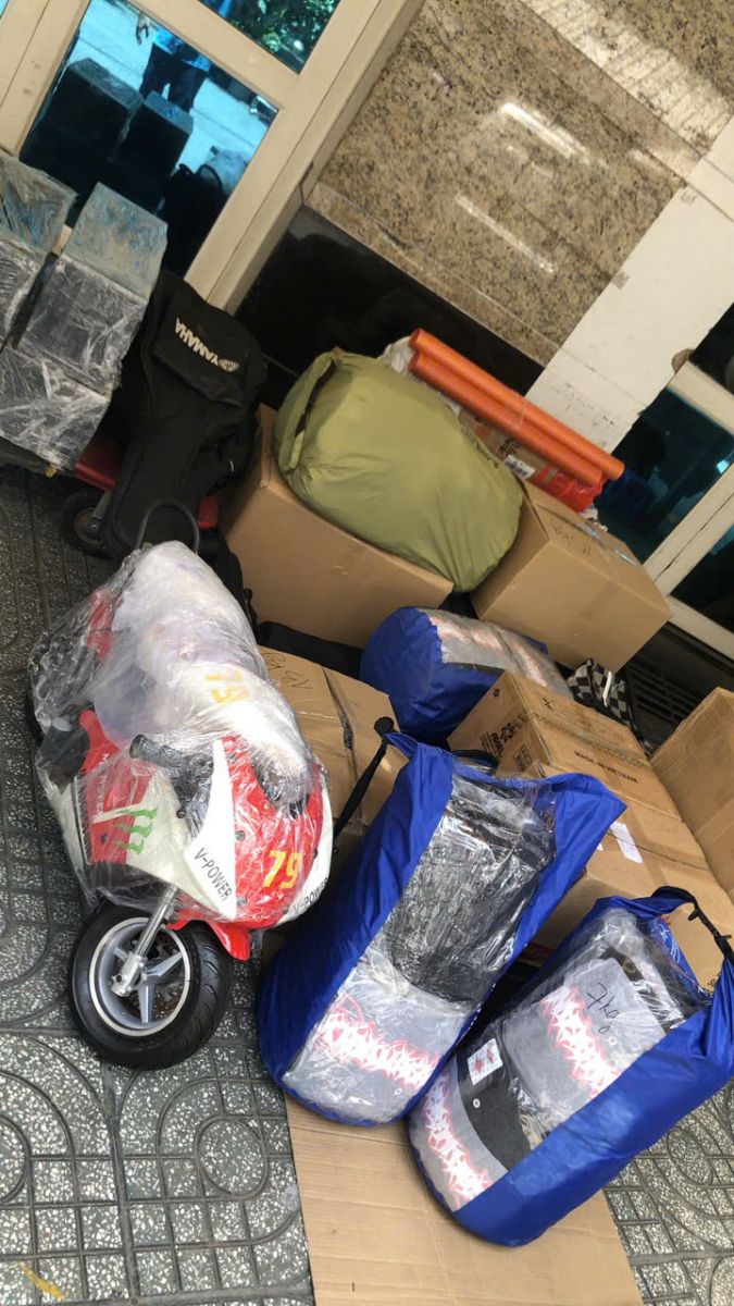 gửi hàng fake đi úc