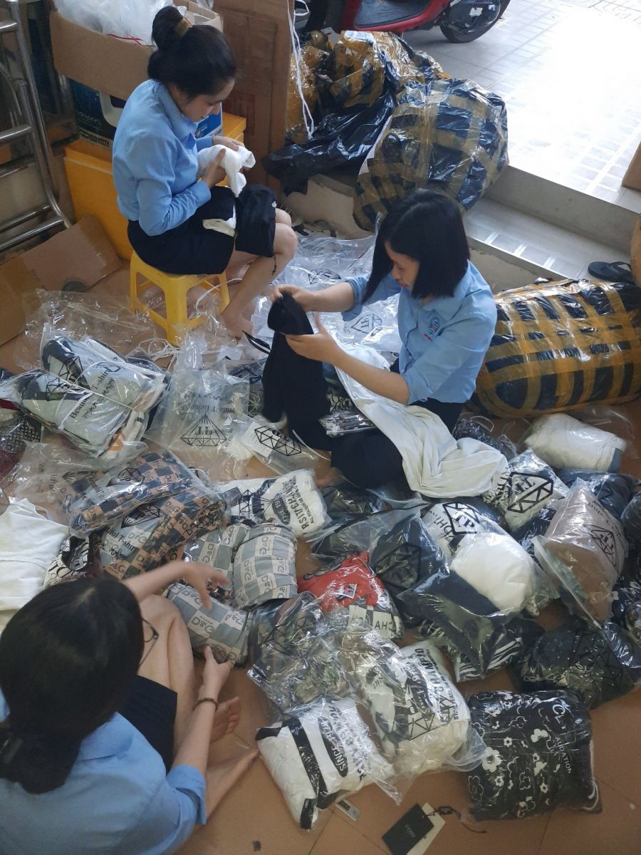 gửi quần áo đi Úc nhanh chóng