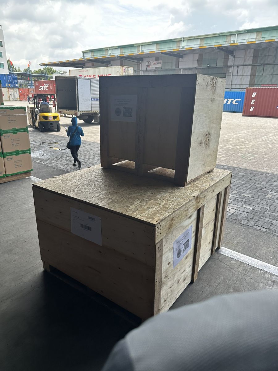 gửi mỹ phẩm đi canada bằng đường biển