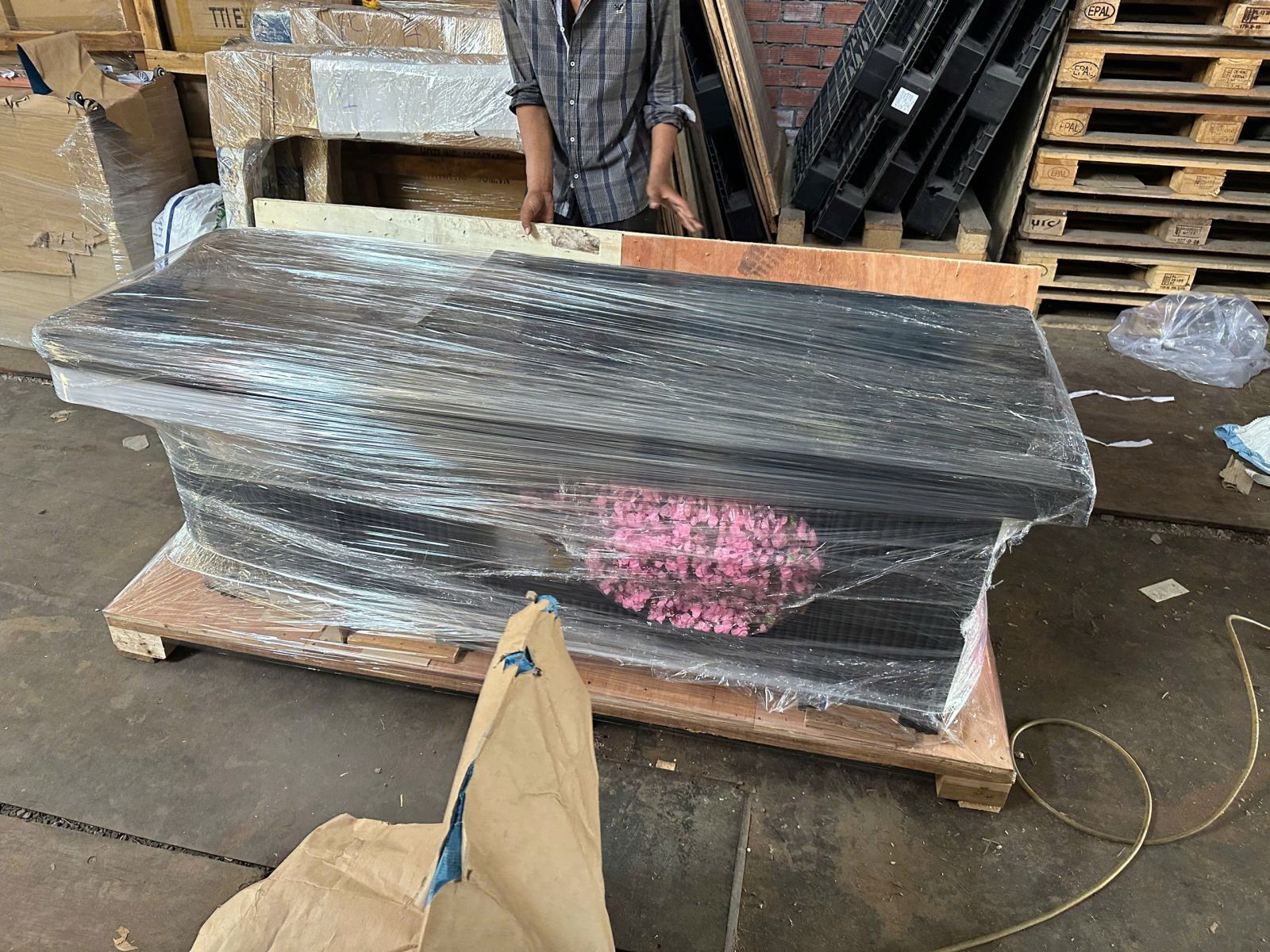 Bảng giá gửi bàn ghế đi Úc tại Long Hưng Phát