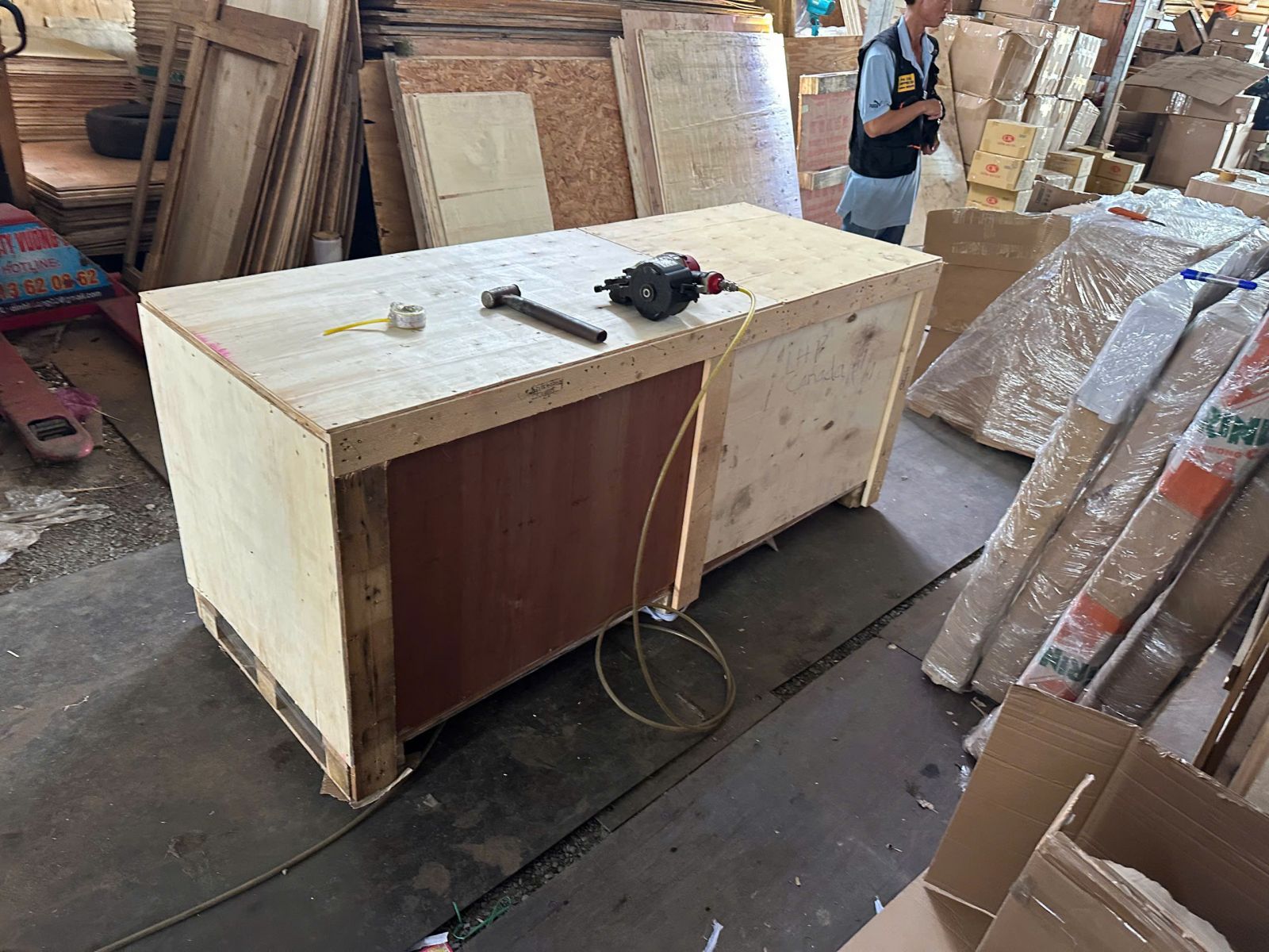 Cách gửi bàn ghế đi Úc