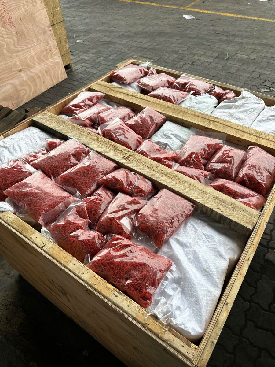 Long Hưng Phát Nhận Gửi Thuốc Đi Úc